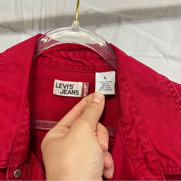 VINTAGE LEVIS DENIM BUTTON UP - Picture 2 of 6